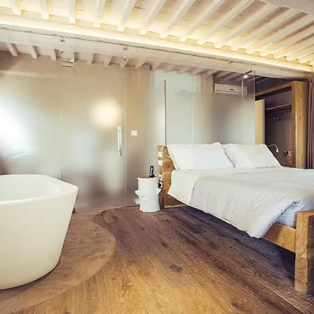 Cuprena Farm stay *
